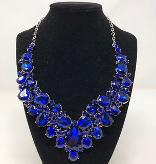 Glamorous Blue Crystal Necklace