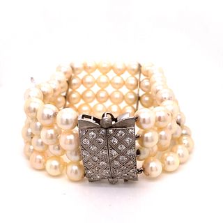 Fresh water Pearls Bracelet with Diamonds clasp