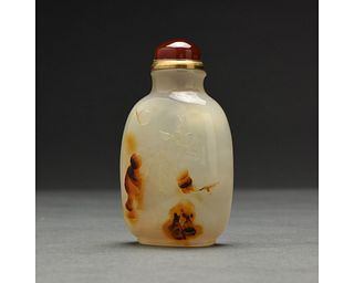 A WHITE AGATE SNUFF BOTTLE, CHINA