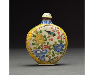 AN ENAMELLED SNUFF BOTTLE, CHINA