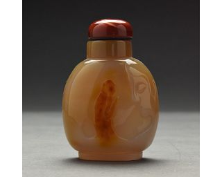 AN AGATE SNUFF BOTTLE, CHINA