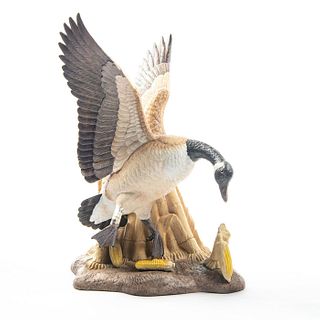 SKI COUNTRY 1986 LIMITED EDITION PORCELAIN GOOSE DECANTER