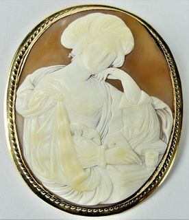HUGE 14KT Y GOLD CAMEO OF A SEATED VICTORIAN LADY