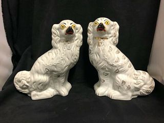 PAIR OF ENGLISH VICTORIAN STAFFORDSHIRE POTTERY MANTLE DOGS/SPANIELS 11" H