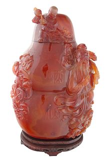 A FINE CHINESE CARNELIAN AGATE VESSEL WITH COVER, QING DYNASTY, LATE 19TH CENTURY
