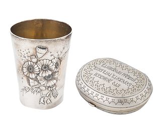 A RUSSIAN SILVER MONEY PURSE AND CUP, THE LATTER BY KHLEBNIKOV, EARLY 20TH CENTURY