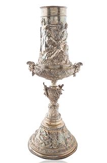 A EUROPEAN SILVER REPOUSSE VASE, LIKELY DUTCH, LATE 19TH-EARLY 20TH CENTURY