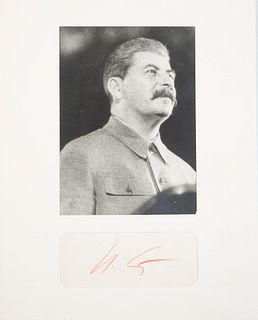 A VINTAGE PHOTOGRAPH OF JOSEPH STALIN TOGETHER WITH HIS AUTOGRAPH 