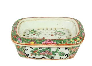 Chinese Rose Medallion Two Part Dish