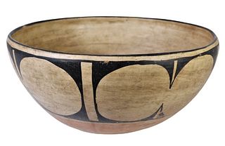 Native American Early Santo Domingo Dough Bowl
