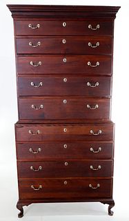 Connecticut River Valley Queen Anne Chest on Chest, 18th Century