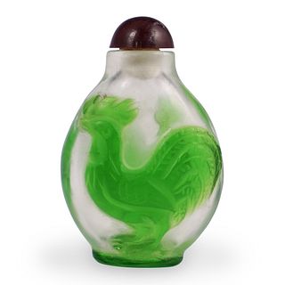 Chinese Green Cameo Glass Snuff Bottle
