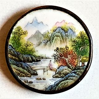 A LOVELY CHINESE POLYCHROME ENAMEL SCENE BUTTON