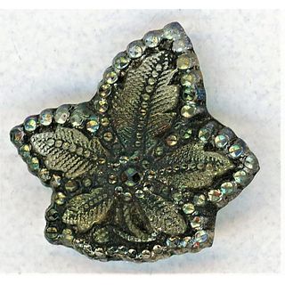 ONE DIVISION 1 LACY GLASS REALISTIC LEAF BUTTON