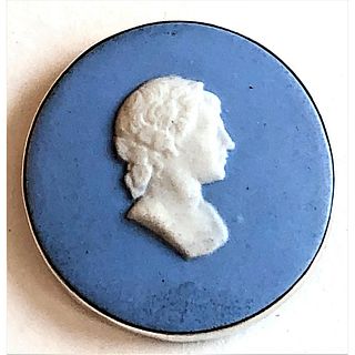 ONE DIVISION 1 BACKMARKED WEDGEWOOD BUTTON