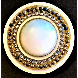 A PASTE AND GLASS CENTERED 18H CENTURY PEARL BUTTON