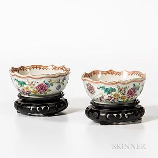 Pair of Small Export Porcelain Bowls