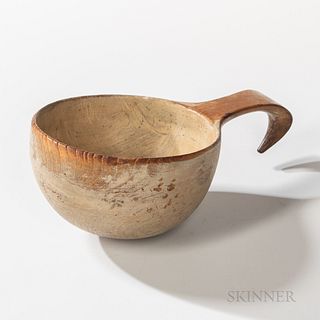 Shaker Putty White-Painted and Carved Dipper