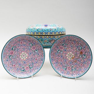 Chinese Enamel Turquoise-Ground Covered Bowl and a Pair of Pink Ground Dishes