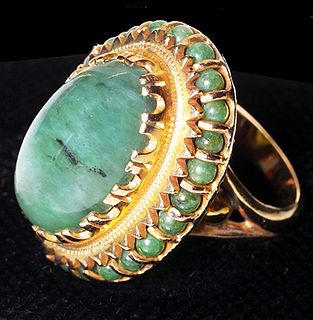Lady's Nephrite and Gold Ring