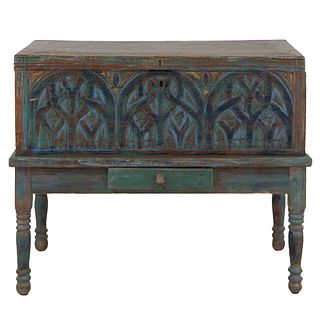 Chest. 20th century. Polychrome wood. Folding cover and base. Base with drawer and molded supports.
