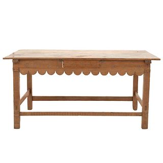 Console table. 20th century. Rectangular cover, box stretcher, shafts and straight supports. 