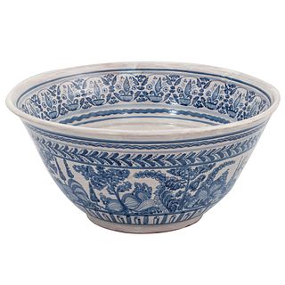 Basin. Mexico. 20th century. Turned ceramic. Decorated with elements in cobalt blue.
