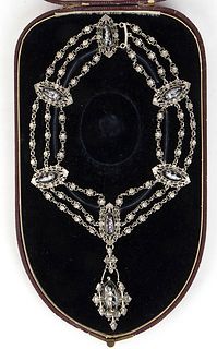 An English Victorian lady glass Cameo pendant silver necklace - 19th Century