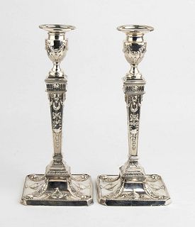 An English pair of sterling silver Victorian candlesticks - London 1894-1895, William Hutton & Sons Ltd