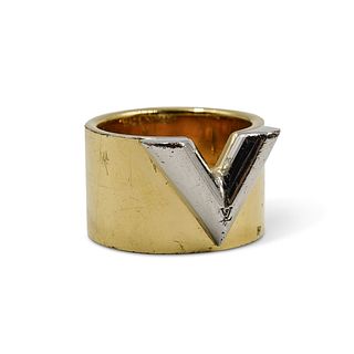 VIntage Louis Vuitton "Essential V" Ring