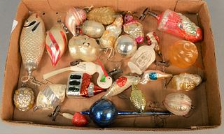 Tray lot to include vintage blown glass to include Christmas ornaments, fish, Chinese head, mushroom, birds, Santa, pumpkin, etc. Estate of Tom & Alic