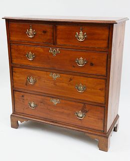 New England Country Chippendale Chest of Drawers, 18th Century