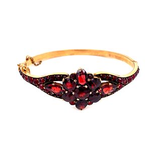 Victorian 15k Garnet Bangle BraceletÊ