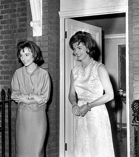 Harry Benson, Jacqueline Kennedy and Lee Radziwill, London 1962, Archival Photograph