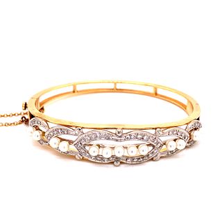 ÊPearl Diamond 14k Gold Bangle Bracelet