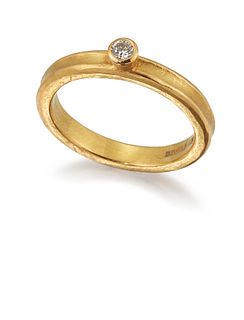 AN 18CT DIAMOND SOLITAIRE RING, the single round brilliant cut diamond, est