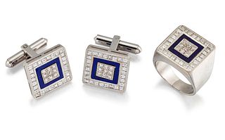 A 14CT DIAMOND AND LAPIS LAZULI RING AND MATCHING CUFFLINKS, the central sq