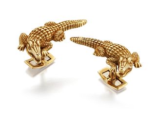 A PAIR OF 18CT KISELSTEIN-CORD ALLIGATOR CUFFLINKS,?the naturalistically mo