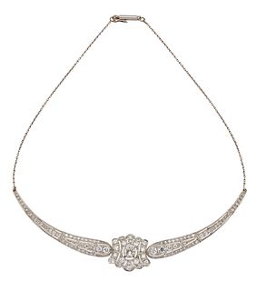 AN ART DECO STYLE DIAMOND NECKLACE, the central round old brilliant cut dia