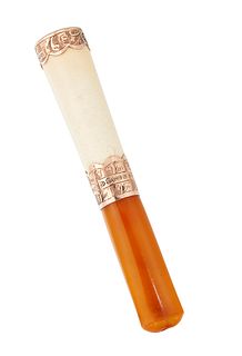 AN EARLY 20TH CENTURY 9CT AMBER AND IVORY CHEROOT HOLDER, the tapered holde