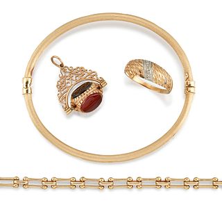 A 9CT GOLD BRACELET, RING AND FOB,?the fancy link bracelet with lobster cla