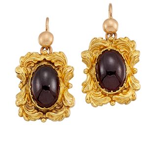 A PAIR OF 19TH CENTURY GARNET EARRINGS,?the oval garnet cabochons, collet m