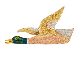 A 15CT GOLD AND ENAMEL DUCK BROOCH, the naturalistically modelled mallard i