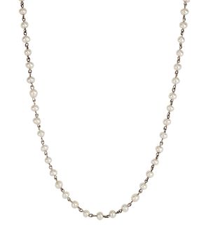 AN 18CT WHITE GOLD AND CULTURED PEARL NECKLACE, the off round cultured pear
