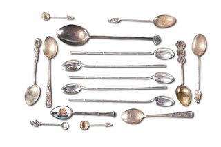 A COLLECTION OF SILVER AND WHITE METAL SPOONS, including a set of five Chin