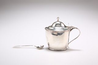 A GEORGE III SILVER MUSTARD POT,?by?Abstinando King, London 1800, oval, ree