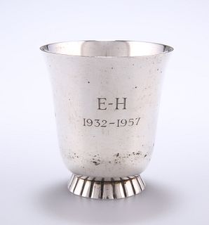 AN ELIZABETH II SILVER TOT CUP, by?Wakely & Wheeler, London 1956, beaker fo