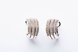 CIRCLE EARRINGS IN GOLD AND DIAMONDS