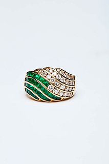 RING WITH EMERALDS AND BRILLIANT CUT DIAMONDS
