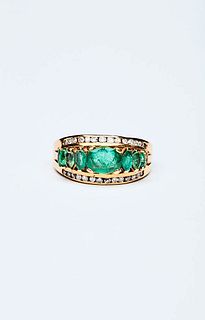 RING WITH EMERALDS AND BRILLIANT CUT DIAMONDS